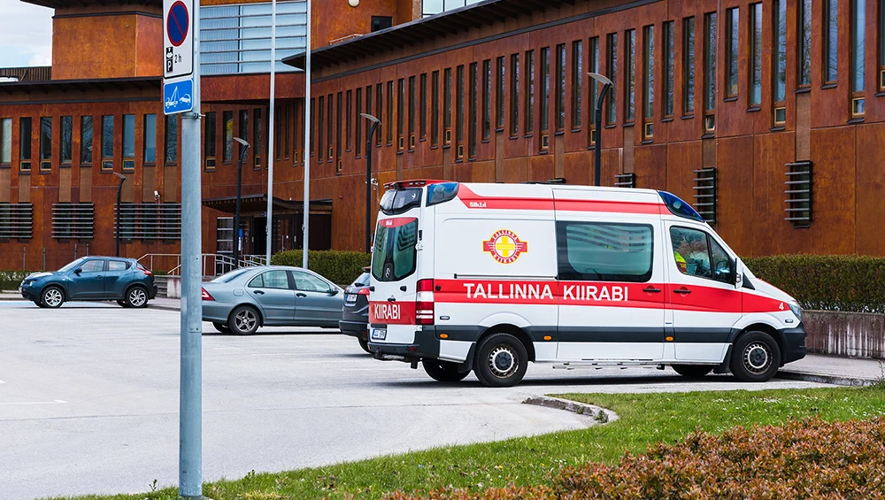 How does the ambulance work in Estonia?