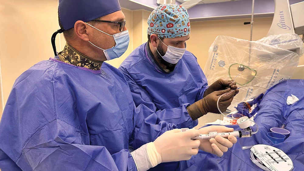 How to detect a stroke in a soldier — hemorrhagic or ischemic, if it can be masked by another condition?